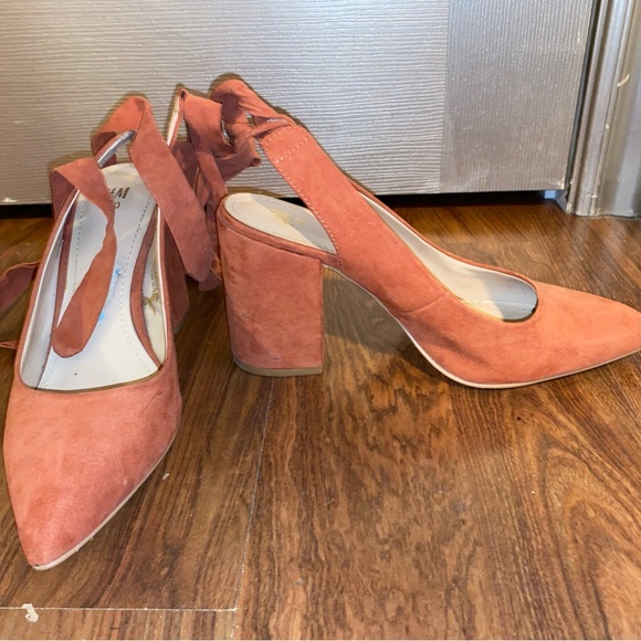 H&M brand shoe: beautiful burnt orange faux suede lace up chunky heels - Picture 2 of 3